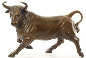 Casa Padrino Luxus Deko Bronze Skulptur Stier Bronze / Gold 57 x 24 x H. 38,7 cm - Bronzefigur