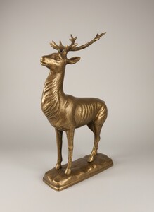 Casa Padrino Deko Figur Hirsch Gusseisen Bronzefarben H. 30 cm - Dekorative Tierfigur auf Sockel