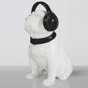 Casa Padrino Deko Skulptur Hund Bulldogge mit Kopfh�rern Wei� / Schwarz H. 120 cm