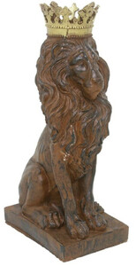Casa Padrino Barock Deko Skulptur L�we mit Krone Braun / Gold 25 x H. 75 cm - Prunkvolle Kunstharz Dekofigur - Barock Wohnzimmer Deko Accessoires