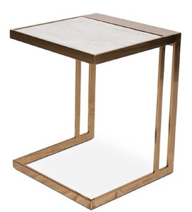 Casa Padrino Designer Beistelltisch Rosegold / Wei 40 x 40 x H. 50 cm - Edelstahl Tisch mit Marmorplatte