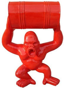 Casa Padrino Designer Deko Skulptur Gorilla Affe mit Fass Rot H. 100 cm - Wetterbest�ndige Dekofigur - Designer Deko Tierfigur