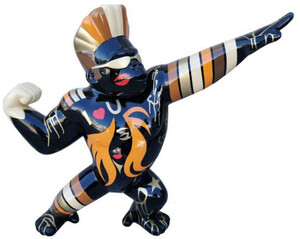 Casa Padrino Designer Deko Skulptur Gorilla Star Affe Schwarz / Mehrfarbig 139 x H. 120 cm - Wetterbest�ndige Dekofigur - Garten Deko Accessoires