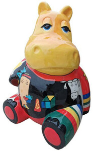 Casa Padrino Designer Deko Skulptur Sitzendes Nilpferd Mehrfarbig H. 100 cm - Wetterbest�ndige Dekofigur - Wohnzimmer Deko - Garten Deko - Terrassen Deko