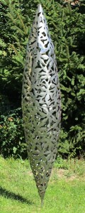 Casa Padrino Designer Edelstahl Garten Skulptur Zapfen Kegel Silber  40 x H. 200 cm - Handgefertigte Gartenfigur - Luxus Garten Dekoration