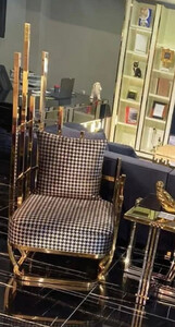 Casa Padrino Luxus Designer Sessel linke Seite mit Kissen Schwarz / Wei / Gold 91,5 x 75 x H. 136,5 cm - Wohnzimmer Mbel - Hotel Mbel - Luxus Mbel