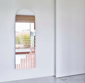 Casa Padrino Designer Wandspiegel Hellrosa Streifen 50 x 1 x H. 150 cm - Wohnzimmer Spiegel - Schlafzimmer Spiegel - Garderoben Spiegel - Designer Mbel
