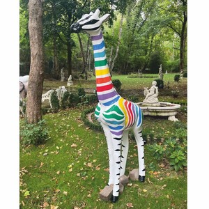 Casa Padrino Garten Deko Skulptur Giraffe Wei� / Bunt H. 205 cm - Garten Deko Figur