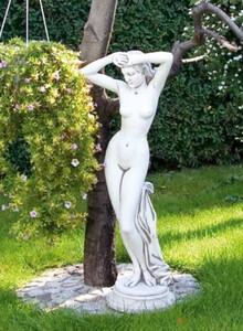 Casa Padrino Jugendstil Garten Deko Skulptur Frau Wei / Grau H. 80 cm - Elegante Garten Deko Stein Figur - Barock & Jugendstil Garten Deko Accessoires