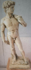 Casa Padrino Jugendstil Garten Deko Skulptur Mann Beige H. 68 cm - Elegante Garten Deko Stein Figur - Barock & Jugendstil Garten Deko Accessoires - Garten Deko Stein Skulpturen