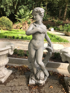 Casa Padrino Jugendstil Gartendeko Skulptur / Statue Mdchen mit Delfin Antikstil Grau - Steinfigur Gartenskulptur
