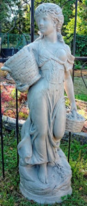 Casa Padrino Jugendstil Gartendeko Skulptur Mdchen mit Krben Grau 50 x 37 x H. 136 cm - Garten & Terrassen Deko Accessoires