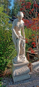 Casa Padrino Jugendstil Gartendeko Skulptur mit Sockel Grau H. 163 cm - Garten Deko Figur - Garten & Terrassen Deko Accessoires