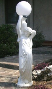 Casa Padrino Jugendstil Gartenleuchte Skulptur Frau Wei� H. 120 cm