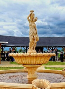 Casa Padrino Jugendstil Springbrunnen Dame mit Kr�gen Beige  153 x H. 251 cm - Prunkvoller Gartenbrunnen - Gartendeko Brunnen - Barock & Jugendstil Garten Deko Accessoires