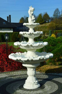 Casa Padrino Jugendstil Springbrunnen Junge mit Fisch Wei�  135 x H. 230 cm - Prunkvoller Gartenbrunnen - Gartendeko Brunnen - Barock & Jugendstil Garten Deko Accessoires