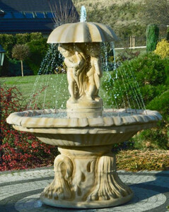 Casa Padrino Jugendstil Springbrunnen Kinder mit Regeschirm Sandfarben  155 x H. 176 cm - Prunkvoller Gartenbrunnen - Gartendeko Brunnen - Barock & Jugendstil Garten Deko Accessoires