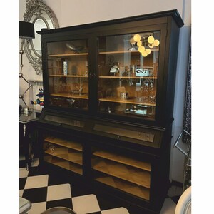 Casa Padrino Landhausstil Vitrine Schwarz / Naturfarben 195 x 70 x H. 223 cm