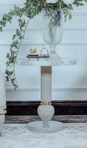 Casa Padrino Luxus Art Deco Beistelltisch Grau / Wei / Gold  50 x H. 58 cm - Prunkvoller Tisch mit Kunstmarmor Tischplatte - Art Deco Wohnzimmer Mbel - Luxus Kollektion