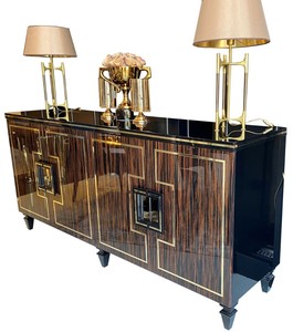 Casa Padrino Luxus Art Deco Sideboard Dunkelbraun / Schwarz / Gold 220 x 55 x H. 104 cm - Edler Schrank mit 4 Tren und Glasplatte - Art Deco Wohnzimmer Mbel