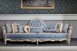 Casa Padrino Luxus Barock Chesterfield Sofa Hellblau / Antik Gold 300 x 90 x H. 119 cm - Prunkvolles Barock Wohnzimmer Sofa - Barockmbel