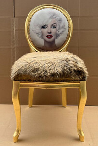 Casa Padrino Luxus Barock Esszimmer Stuhl Marilyn Monroe Braun / Mehrfarbig / Gold - Handgefertigter Pop Art Designer Stuhl mit Kunstfell - Barock Esszimmer M�bel