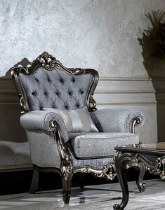 Casa Padrino Luxus Barock Sessel Hellblau / Grau / Dunkelgrau / Gold - Eleganter Wohnzimmer Sessel mit Muster und dekorativem Kissen - Barock Wohnzimmer M�bel