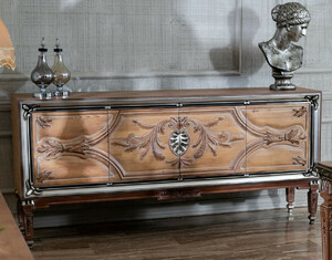 Casa Padrino Luxus Barock Sideboard mit 4 Tren Naturfarben / Beige / Braun / Silber - Edler Massivholz Schrank im Barockstil - Barock Mbel