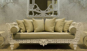 Casa Padrino Luxus Barock Sofa Wei / Hellgrn 212 x 87 x H. 77 cm - Handgeschmiedetes Schmiedeeisen Sofa mit Kissen - Wohnzimmer Sofa - Garten Sofa - Terrassen Sofa - Barock Mbel