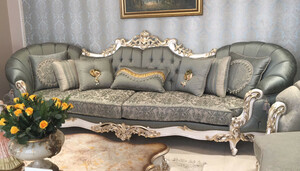 Casa Padrino Luxus Barock Sofa Grn / Wei / Gold - Prunkvolles Wohnzimmer Sofa - Handgefertigte Barock Wohnzimmer Mbel - Edel & Prunkvoll