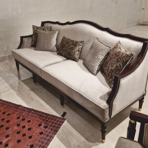 Casa Padrino Luxus Barock Samt Sofa Grau / Rotbraun / Gold 235 cm - Barockstil Wohnzimmer M�bel