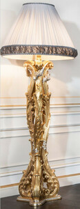 Casa Padrino Luxus Barock Stehleuchte Gold / Silber / Wei - Prunkvolle handgeschnitzte Massivholz Stehlampe mit elegantem Lampenschirm - Hotel Mbel - Schloss Mbel - Luxus Qualitt - Made in Italy