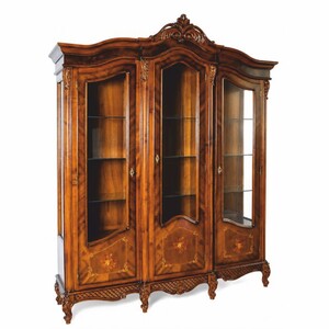 Casa Padrino Luxus Barock Vitrine mit 3 T�ren Braun Intarsien 177,6 x H. 230 cm - Prunkvoller Barockstil Vitrinenschrank - Barock M�bel