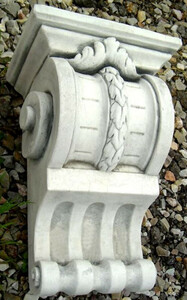 Casa Padrino Barock Wandornament Wei� 28 x H. 43 cm - Prunkvolles Wanddeko Ornament im Barockstil - Barock Garten & Terrassen Deko Accessoires