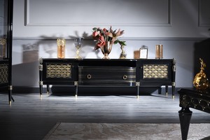 Casa Padrino Luxus Barock Fernsehschrank Schwarz / Gold 226 x 59 x H. 68 cm - Barock Wohnzimmerschrank mit 2 Tren und Schublade