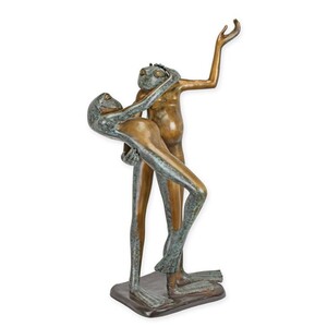 Casa Padrino Luxus Bronze Skulptur Tanzendes Froschpaar Bronze / Gr�n 50 x 56,5 x H. 102 cm - Gro�e Bronzefigur - Deko Figur