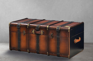 Casa Padrino Luxus Couchtisch in Koffer Optik Braun / Messing 110 x 59 x H. 51 cm - Koffer Wohnzimmertisch mit Stauraum - Wohnzimmer M�bel - Luxus M�bel in Koffer Optik - Luxus Kollektion