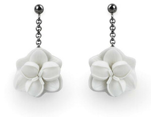 Casa Padrino Luxus Damen Ohrringe Orchidee Matt Wei / Silber - Ruthenium Silber Ohrringe mit feinstem spanischen Porzellan - Damen Ohrschmuck - Luxus Damenschmuck