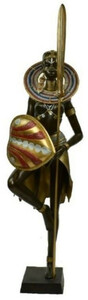 Casa Padrino Luxus Deko Bronze Skulptur Massai Kriegerin Schwarz / Mehrfarbig / Gold 57 x 45 x H. 170 cm - Groe Bronzefigur mit Sockel - Hotel & Restaurant Dekofigur - Luxus Qualitt