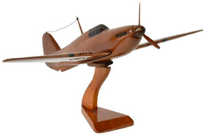 Casa Padrino Luxus Deko Jagdflugzeug Hawker Hurricane Braun / Schwarz 44 x 35 x H. 20 cm - Holz Flugzeug mit St�nder - Propellerflugzeug - Modellflugzeug - Schreibtisch Deko - Deko Accessoires