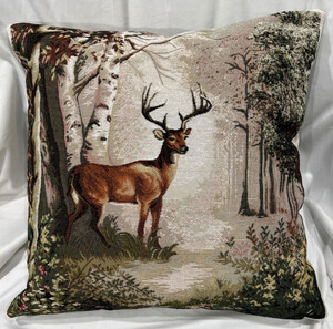 Casa Padrino Luxus Deko Kissen Hirsch im Wald Mehrfarbig 45 x 45 cm - Bedrucktes Zierkissen mit edlem Gobelin Stoff - Luxus Deko Accessoires