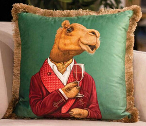 Casa Padrino Luxus Deko Kissen Gentleman Kamel Gr�n / Mehrfarbig / Braun 45 x 45 cm - Bedrucktes Samt Kissen mit Fransen - Luxus Qualit�t