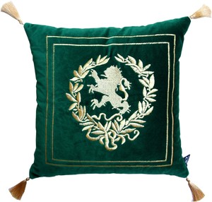 Casa Padrino Luxus Deko Kissen Wappen Dunkelgr�n / Gold mit goldenen Troddeln 45 x 45 cm - Feinster Samtstoff - Luxus Wohndeko