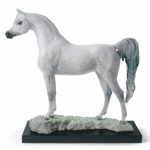 Casa Padrino Luxus Deko Porzellan Skulptur Araberpferd 46 cm - Handgefertigt