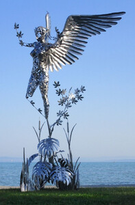 Casa Padrino Luxus Deko Skulptur Engel Silber 200 x 145 x H. 370 cm - Riesige Edelstahl Skulptur - Riesige Garten Deko Figur - Garten Skulpturen - Metall Skulpturen