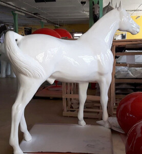 Casa Padrino Luxus Deko Skulptur Pferd Wei 245 x H. 200 cm - Riesige Gartenskulptur - Lebensgroe Skulptur - XXL Deko Skulptur - XXL Deko Figur - XXL Tierfigur - Luxus Deko Tierfigur