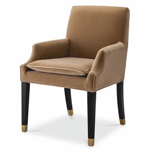 Casa Padrino Luxus Esszimmerstuhl mit Armlehnen Hellbraun / Schwarz / Messing H. 90 cm