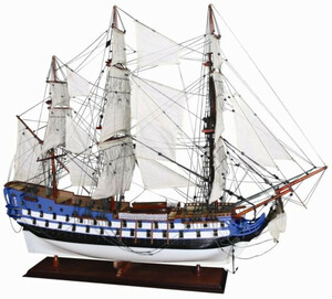 Casa Padrino Luxus Flaggschiff Le Protecteur mit Massivholz St�nder 94 x 30 x H. 79 cm - Handgefertigtes Deko Schiff Holzschiff Segelschiff Kriegsschiff - Deko Accessoires