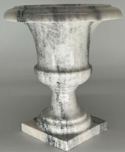 Casa Padrino Barock Marmor Vase Wei�  18 x H. 21 cm - Runde Deko Blumenvase im Barockstil - Barockstil Wohnzimmer Deko - Barockstil Schreibtisch Deko - Barock Deko Accessoires