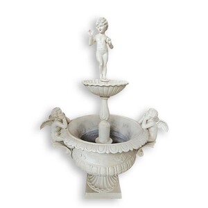 Casa Padrino Luxus Gusseisen Gartenbrunnen Putto mit Engeln Antikwei� 108 x 78 x H. 150 cm - Zweist�ckiger Springbrunnen im Barockstil - Garten Deko